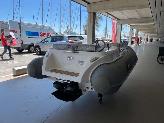 AB INFLATABLES 330 JET TENDER nuevo en venta