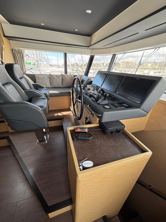 Beneteau Grand Trawler 62 usado à venda