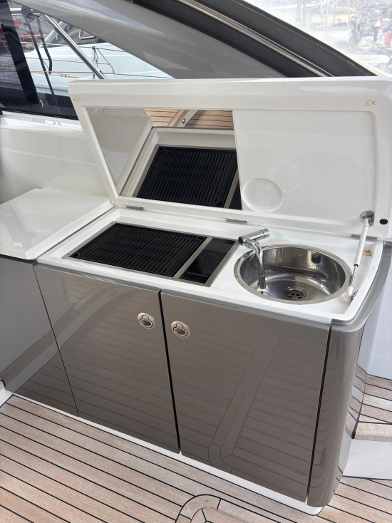 Princess V40 usata in vendita