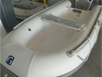 Goldenship HFP 330 con motor nuevo Selva 9.9cv nuova in vendita