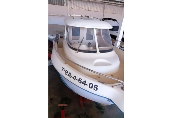 Quicksilver 650 Fish con motor Tohatsu 100cv (nuevo) usata in vendita