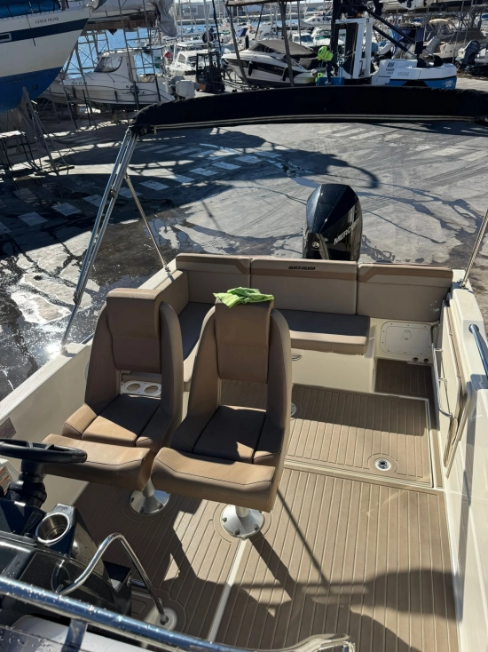 Quicksilver Sundeck Activ 755 motor 250cv usado à venda