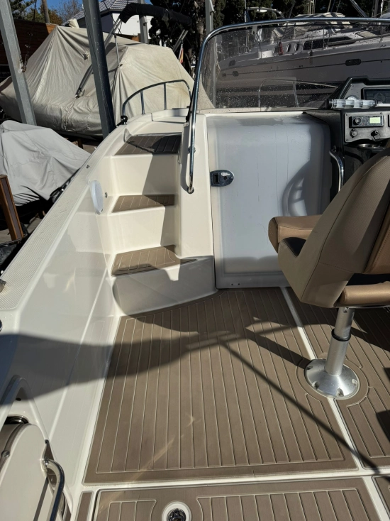 Quicksilver Sundeck Activ 755 motor 250cv usado à venda