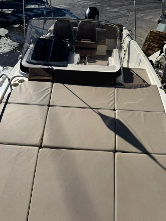 Quicksilver Sundeck Activ 755 motor 250cv usado à venda