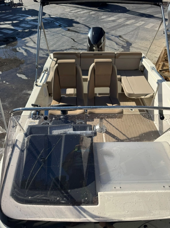 Quicksilver Sundeck Activ 755 motor 250cv usado à venda