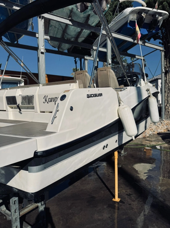Quicksilver Sundeck Activ 755 motor 250cv usado à venda