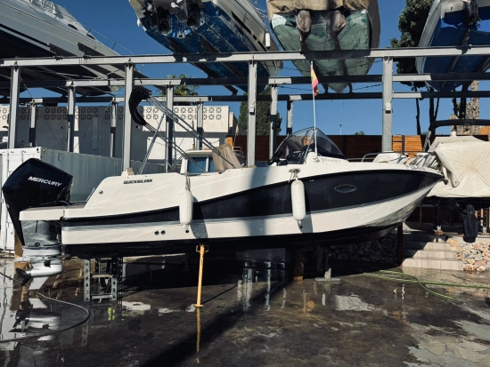 Quicksilver Sundeck Activ 755 motor 250cv usado à venda