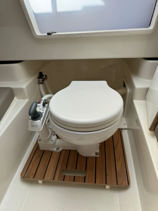 Quicksilver Sundeck Activ 755 motor 250cv usado à venda