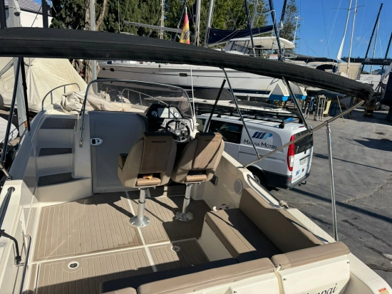 Quicksilver Sundeck Activ 755 motor 250cv usado à venda