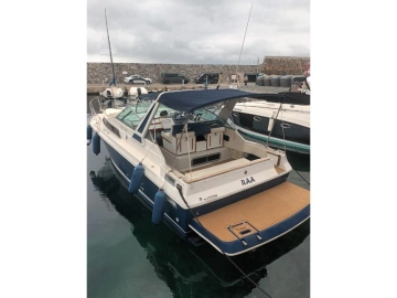 Sea Ray 270 DA usado à venda
