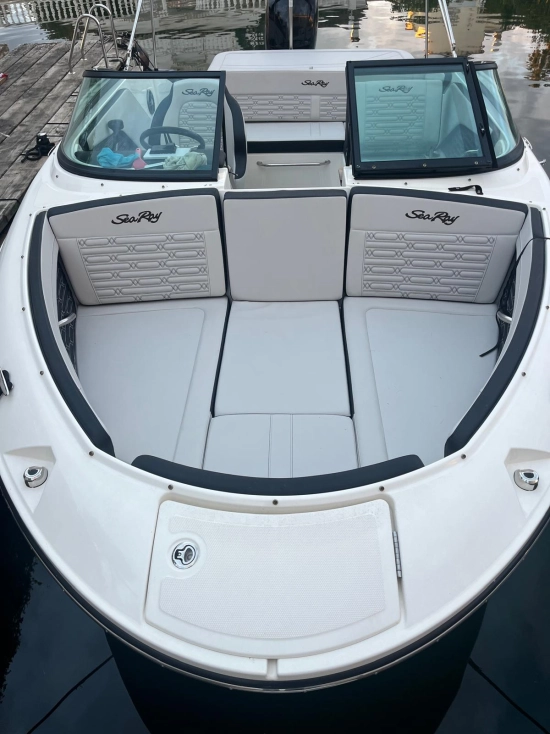 Sea Ray 190 OB usado à venda