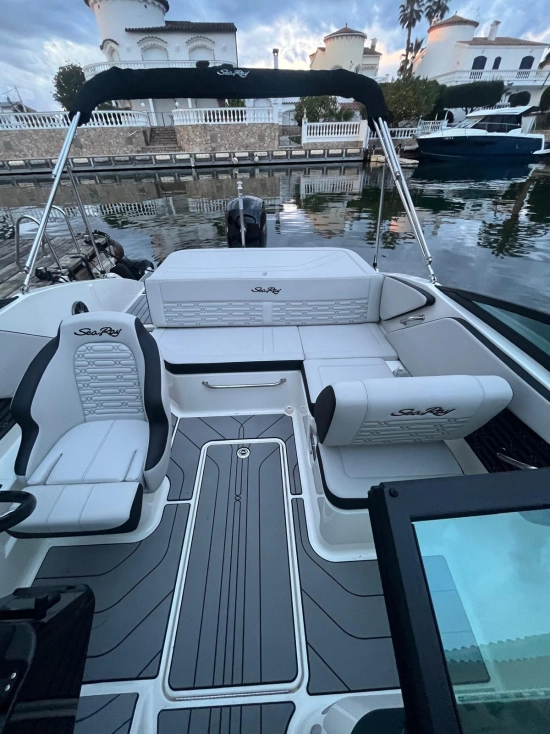 Sea Ray 190 OB usado à venda