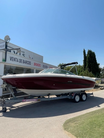 Sea Ray 220 Select usado à venda