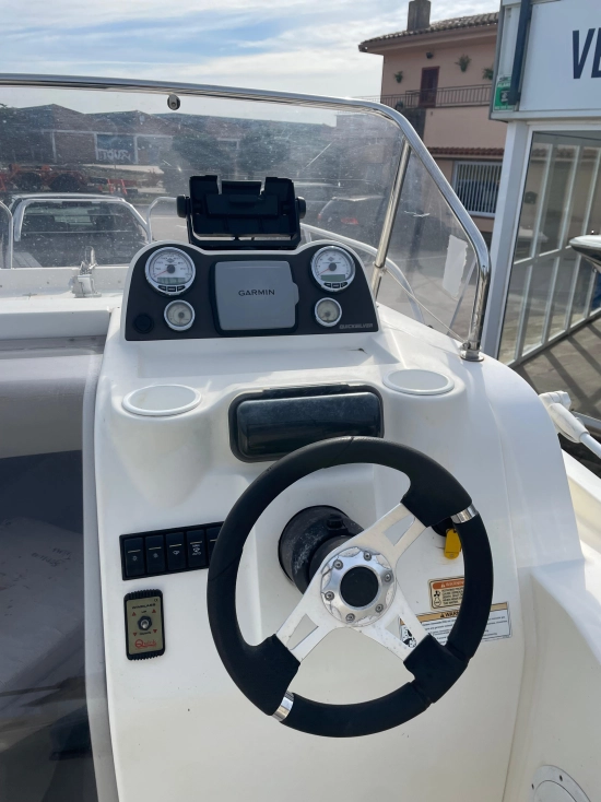 Quicksilver Sundeck Activ 675 usata in vendita