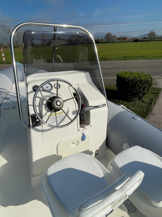 Zodiac PRO 550 OPEN usado à venda