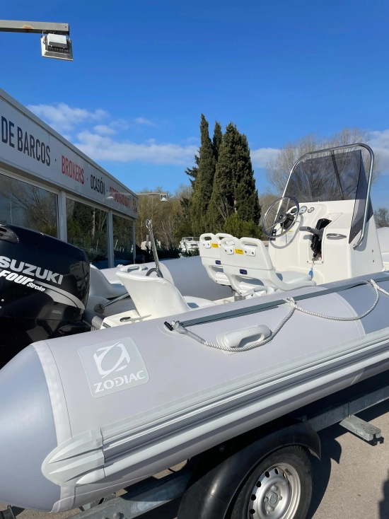 Zodiac PRO 550 OPEN usado à venda