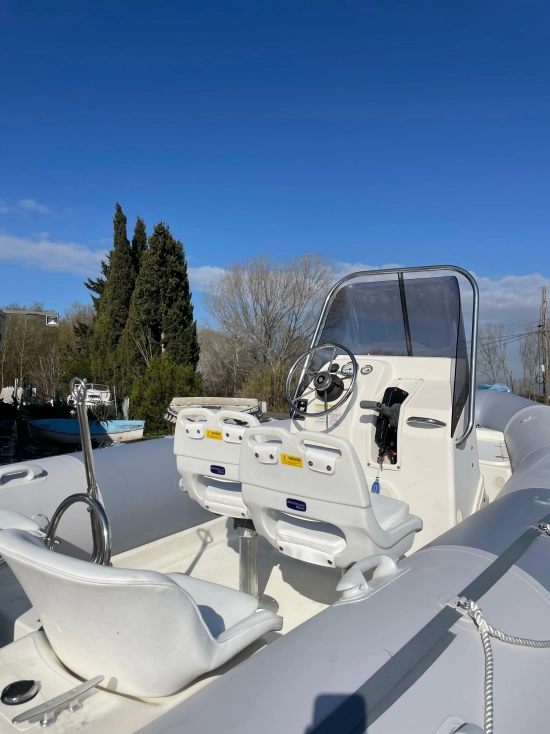 Zodiac PRO 550 OPEN usado à venda