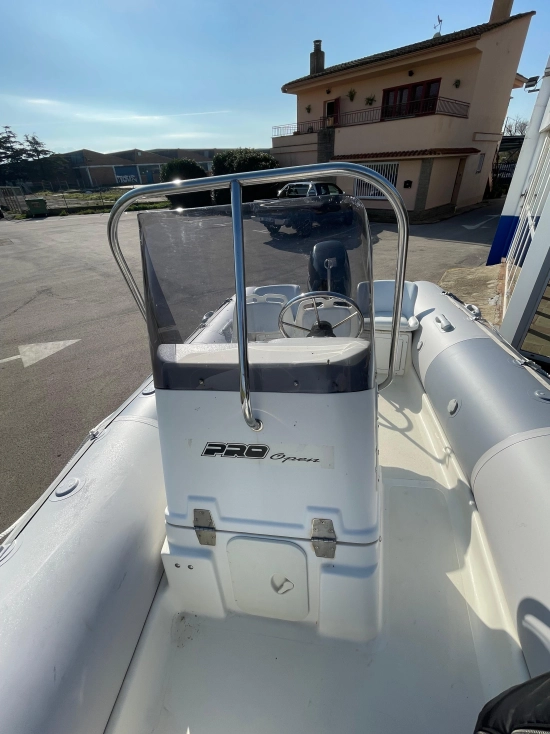 Zodiac PRO 550 OPEN usado à venda