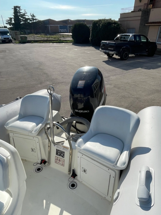 Zodiac PRO 550 OPEN usado à venda