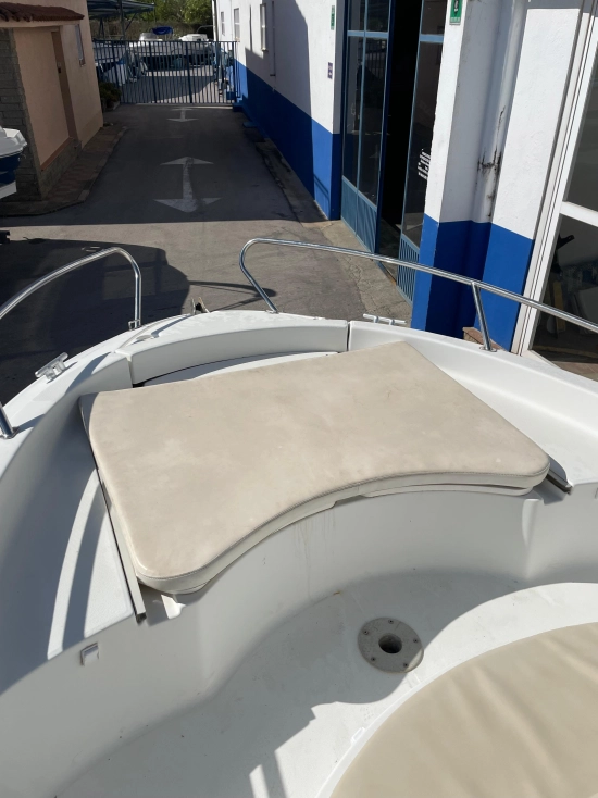 Beneteau OMBRINE 630 usado à venda