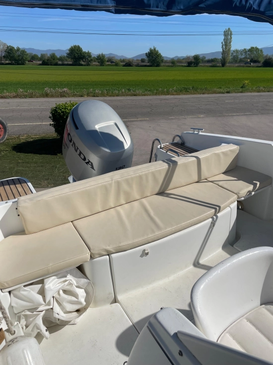 Beneteau OMBRINE 630 usado à venda