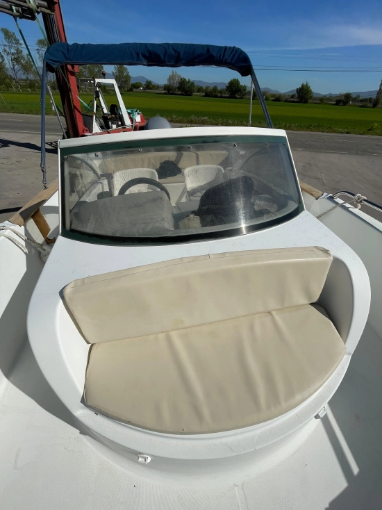 Beneteau OMBRINE 630 usado à venda