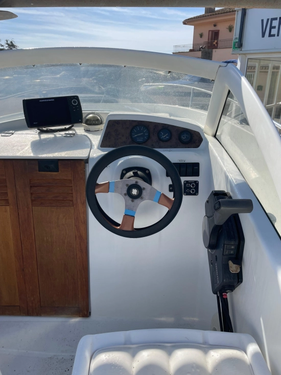 Beneteau OMBRINE 630 usado à venda
