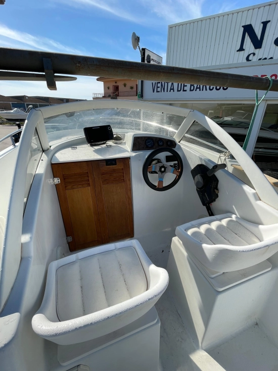 Beneteau OMBRINE 630 usado à venda