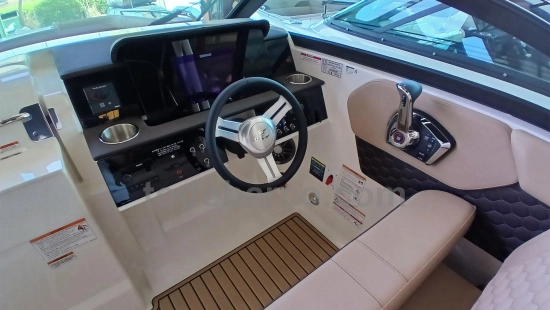 Sea Ray SDX 250 novos à venda