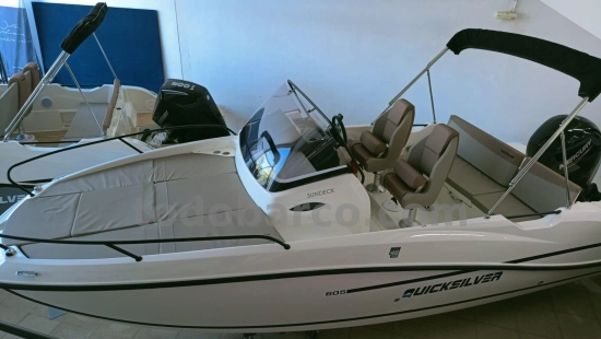 Quicksilver Sundeck Activ 605 nuevo en venta