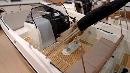 Quicksilver Sundeck Activ 675 nuevo en venta