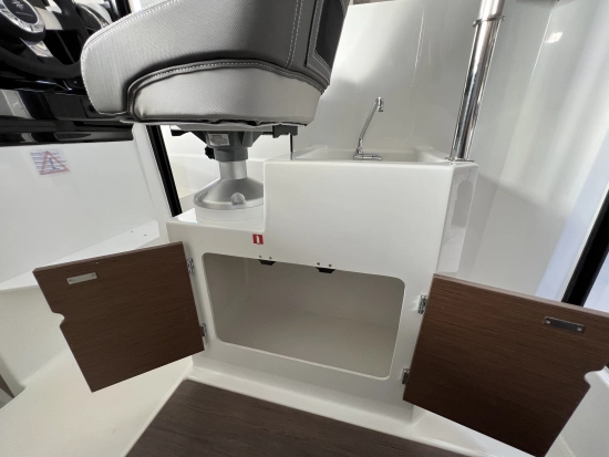 Jeanneau Merry Fisher 695 SPORT SERIE 2 2 PUERTAS nuevo en venta