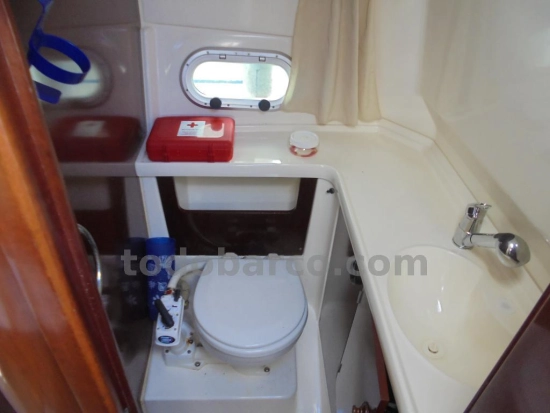 Jeanneau Leader 805 usado à venda