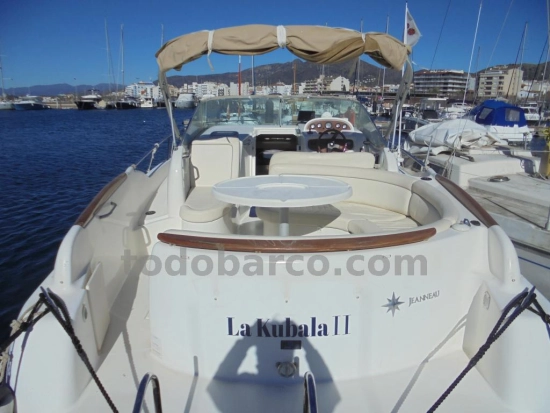 Jeanneau Leader 805 usado à venda