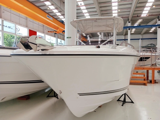 Jeanneau Cap Camarat 7.5 CC SERIE 3 novos à venda