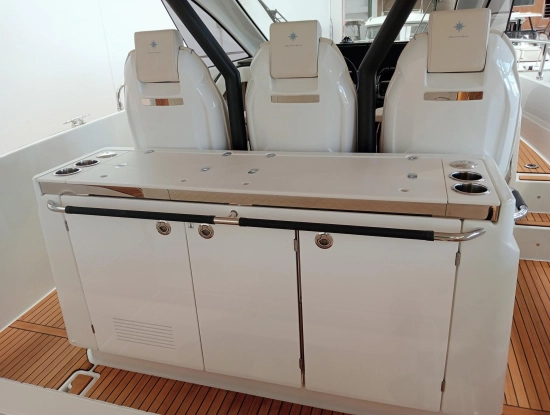Jeanneau DB 37 IB novos à venda