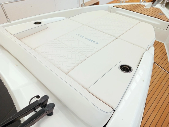 Jeanneau DB 37 IB novos à venda