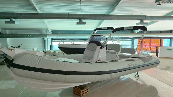 Ranieri CAYMAN 21 SPORT nuova in vendita