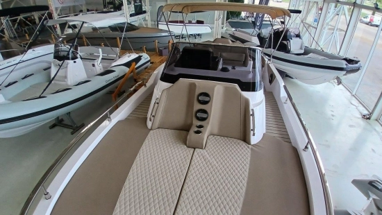 Ranieri NEXT 330 LX nuova in vendita
