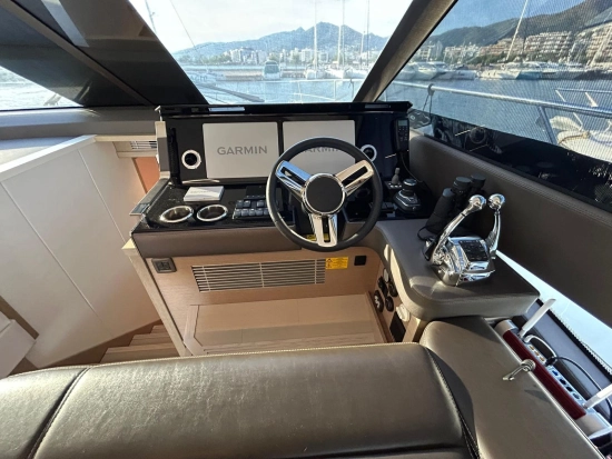 Prestige Yachts PRESTIGE 590 FLY de segunda mano en venta