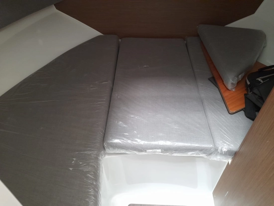 Beneteau Antares 8 usado à venda