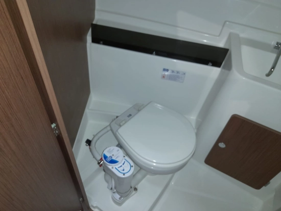 Beneteau Antares 8 usado à venda