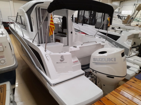 Beneteau Antares 8 usado à venda