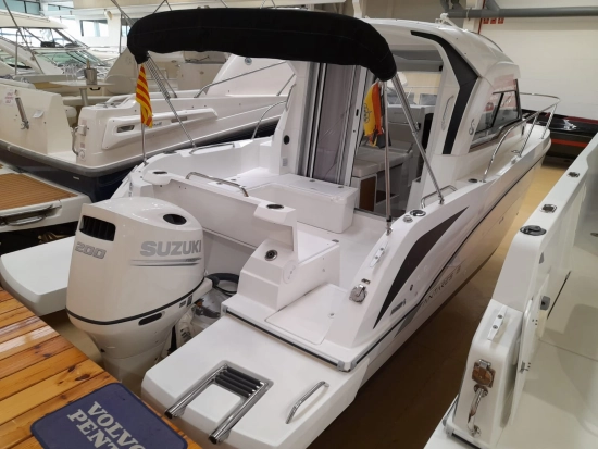Beneteau Antares 8 usado à venda