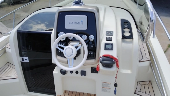 Invictus Yacht 280 CX usata in vendita