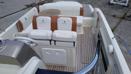 Invictus Yacht 280 CX usata in vendita