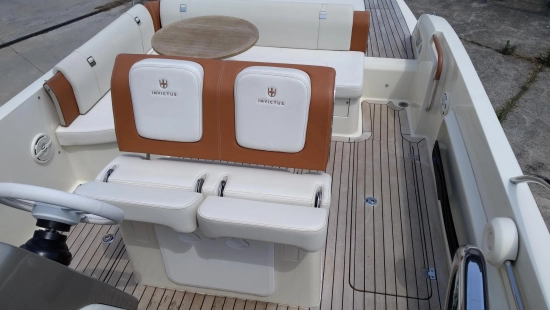 Invictus Yacht 280 CX usata in vendita