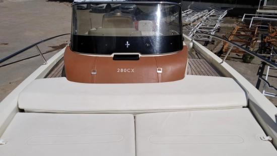 Invictus Yacht 280 CX usata in vendita