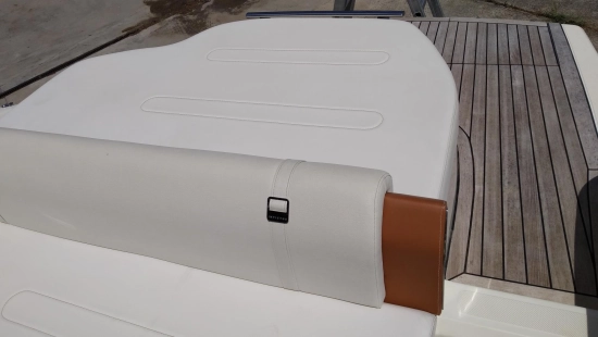 Invictus Yacht 280 CX usata in vendita