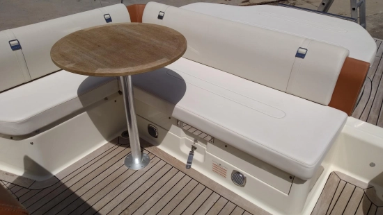 Invictus Yacht 280 CX usata in vendita